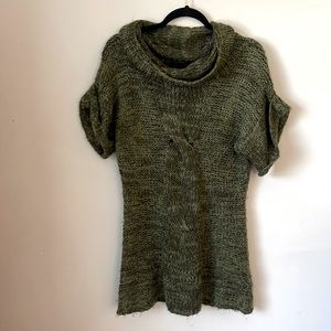 Short sleeve tunic length sweater